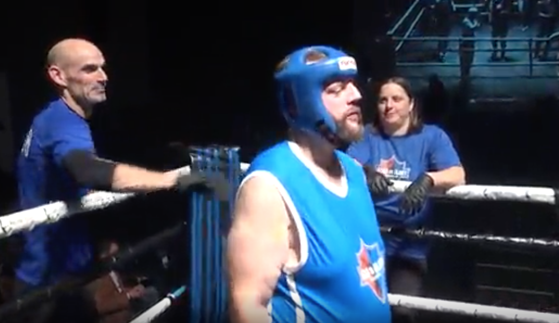 Mark Everest Vs Lloyd Smith