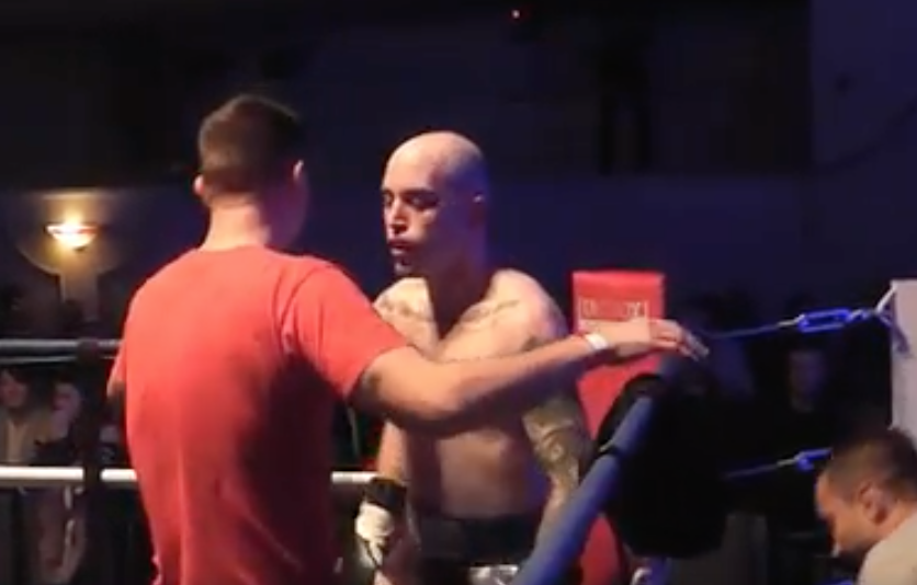 Jamie Knee Vs Dalton Harfield