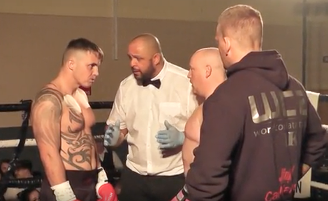 Martyn Hobbs Vs Aaron Tomkins
