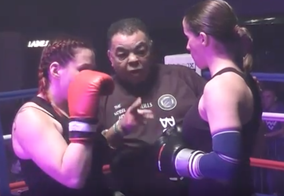 Tiffany Knee Vs Lisa Haine