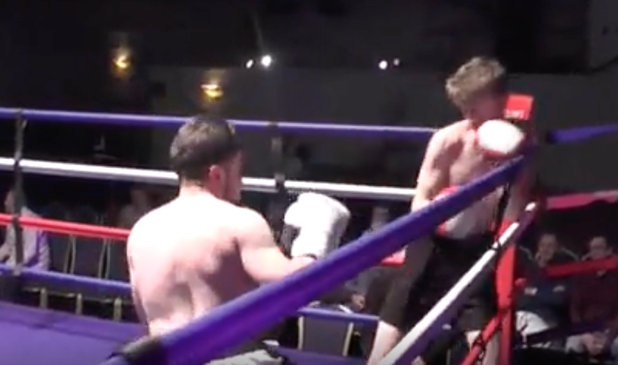 Ethan Mullis Vs Harry Parfett