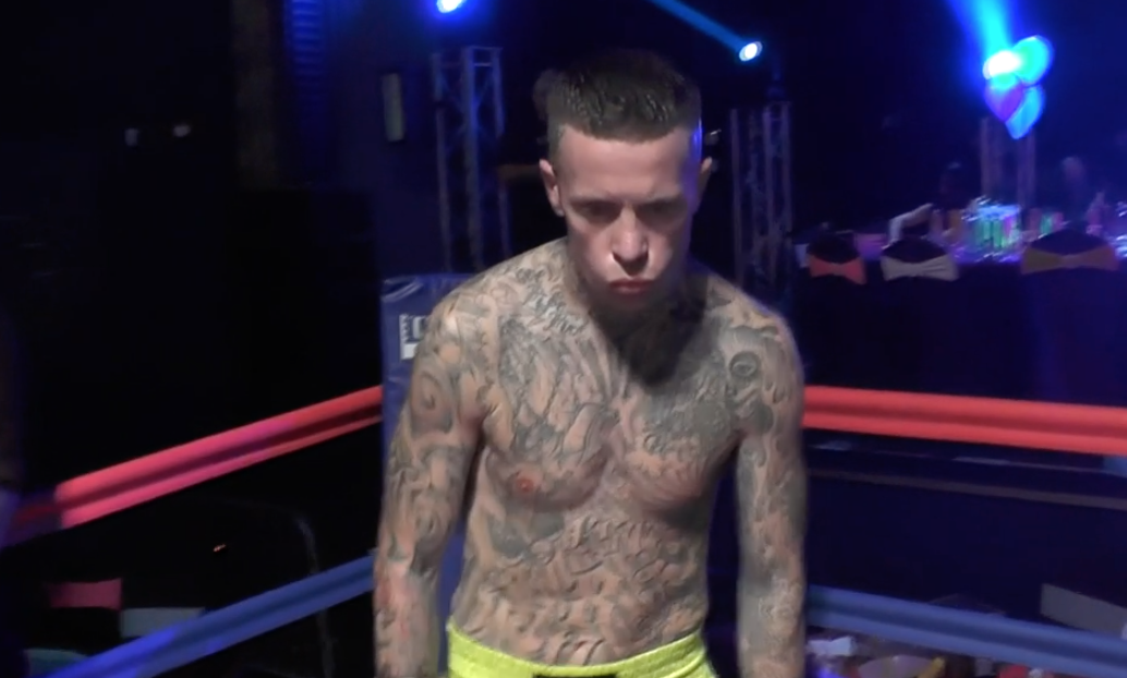 Jon Vance Vs Bradley Livingstone