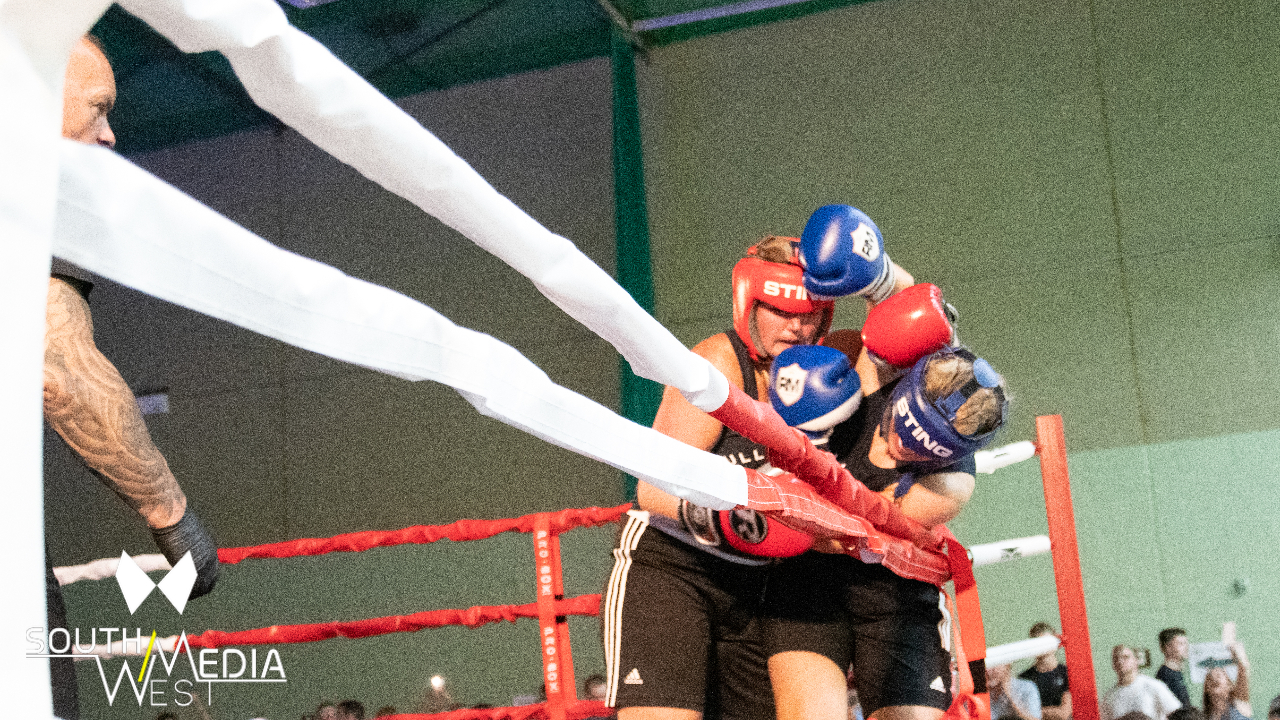 Kali Walkley Vs Dayna Jones