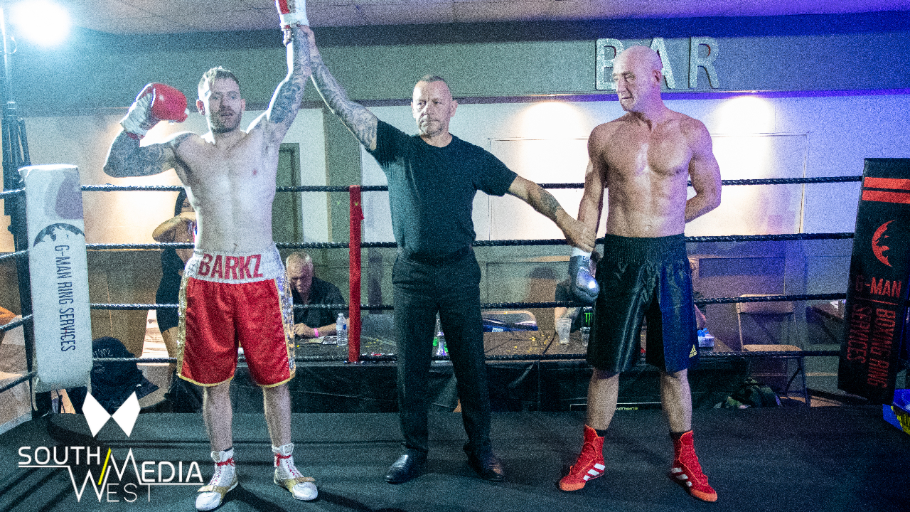 Daniel Devane Vs Matt Barker